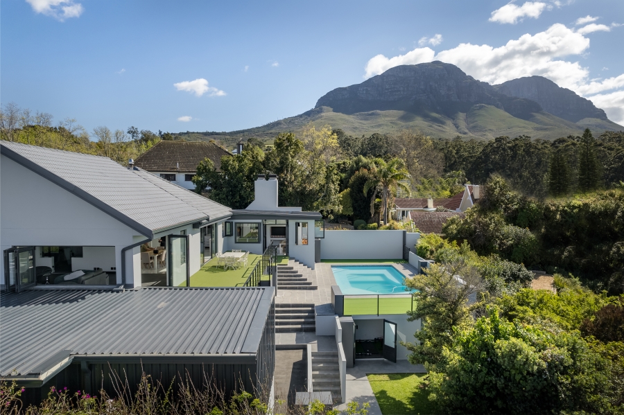 4 Bedroom Property for Sale in Helderrand Western Cape